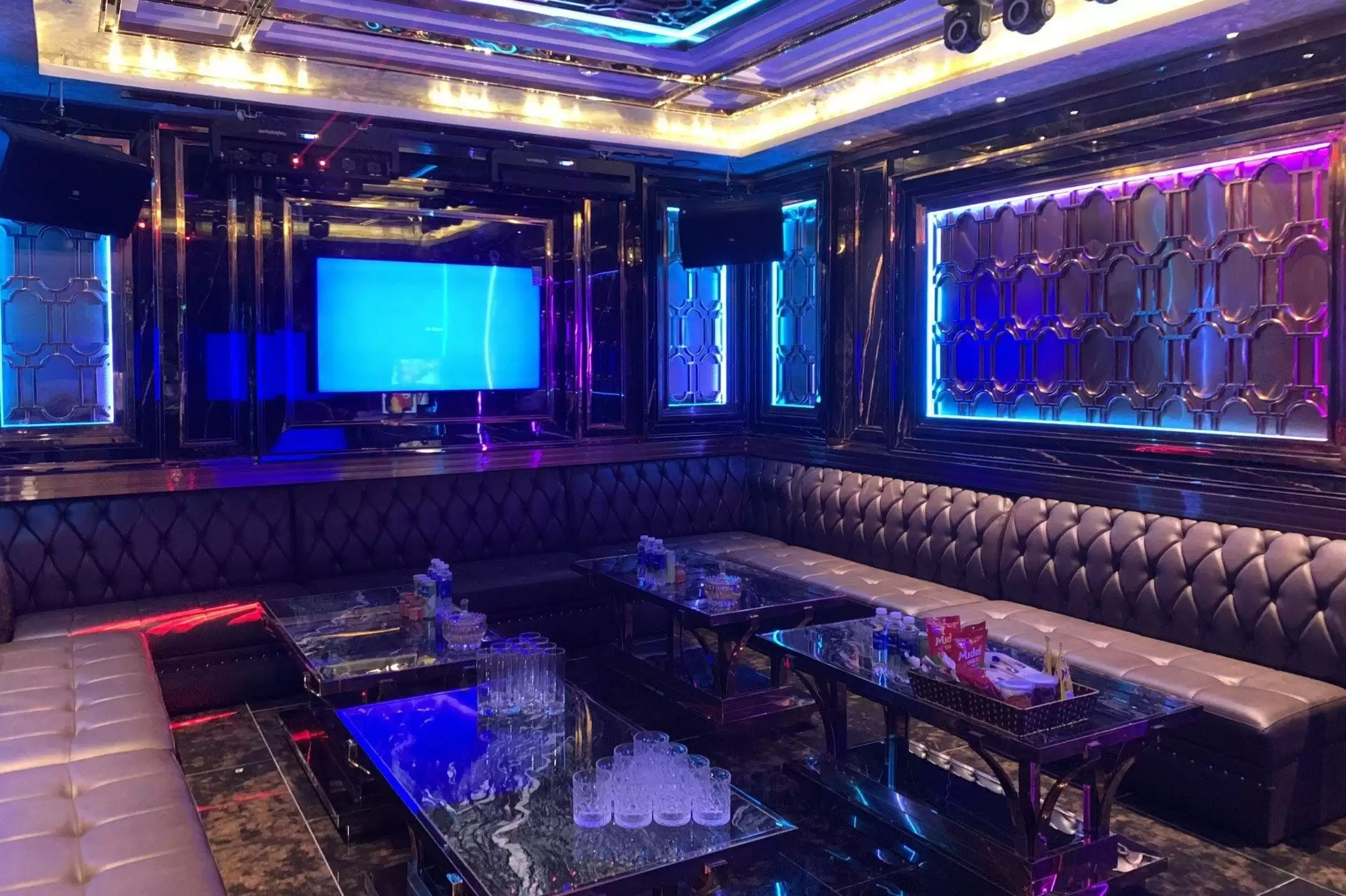 Review Karaoke Sing KTV 65 Thái Thịnh – Có thật sự là quán hát đáng trải nghiệm nhất Đống Đa?