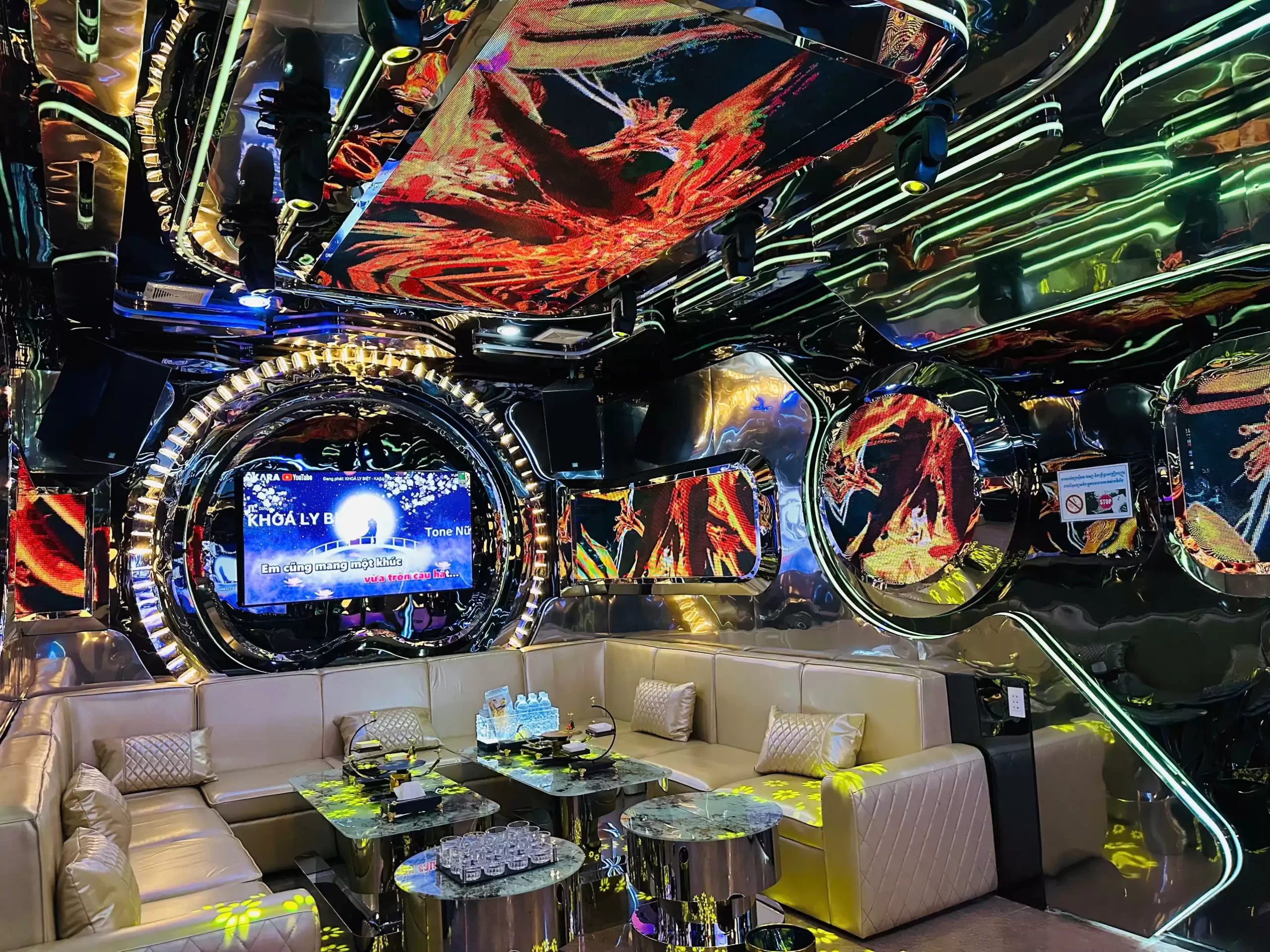 Review Karaoke Sing KTV 65 Thái Thịnh – Có thật sự là quán hát đáng trải nghiệm nhất Đống Đa?